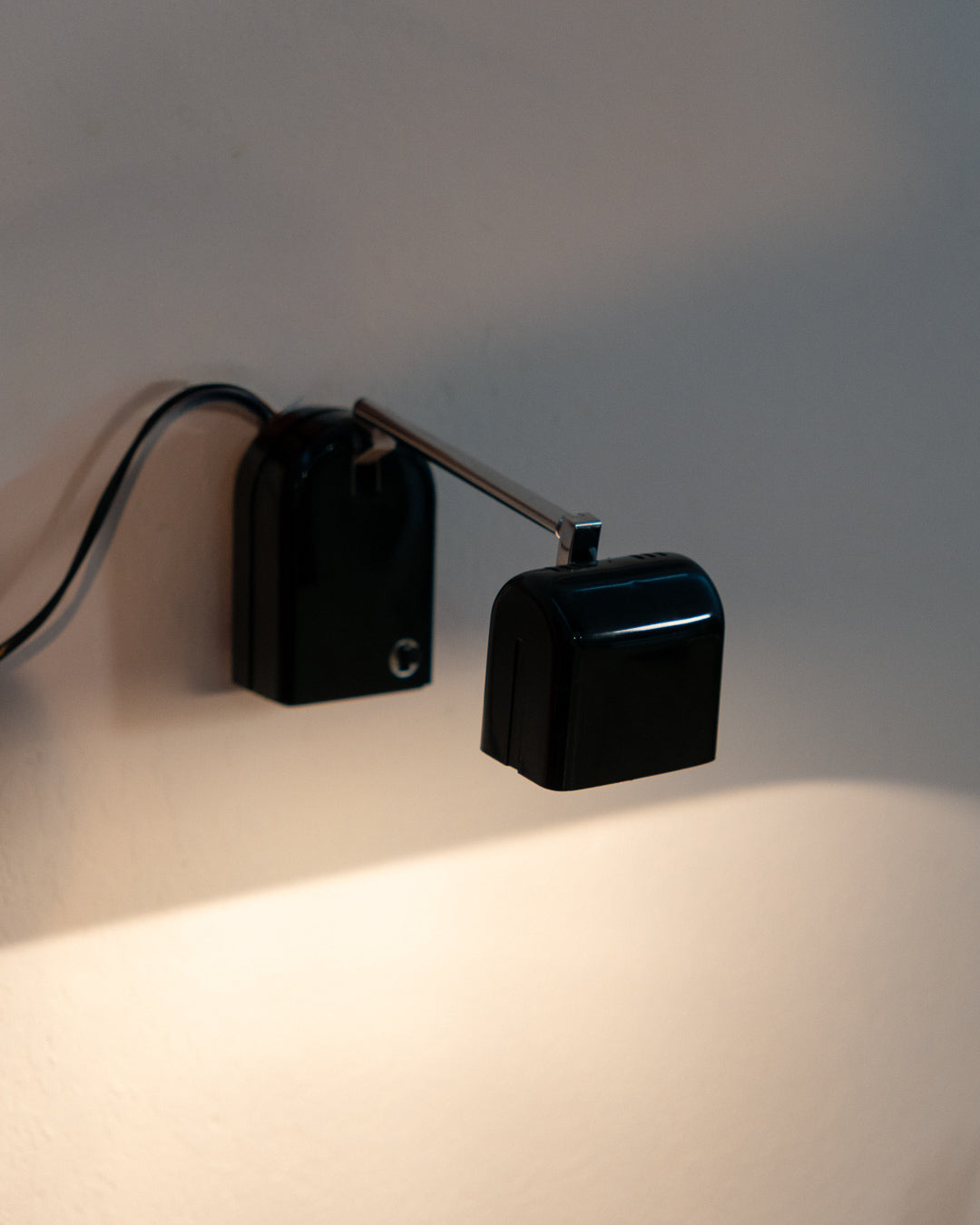 Compact space age Stella telescope light wall lamp