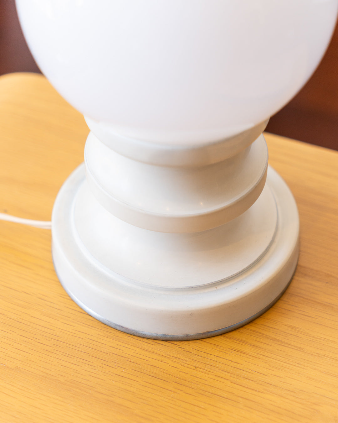 Vintage Space Age Opalina white table lamp, 1970s, very good condition. Vecino Shop